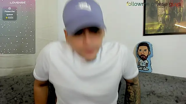 sweetlatinoboy online show from June 9, 2026, 12:06 pm