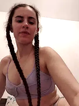 Snapshot of starlight_mo chatting on April 18, 2026, 7:51 pm starlight mo online show from April 18, 2026, 7:51 pm