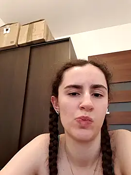Snapshot of starlight_mo chatting on May 11, 2026, 4:04 pm starlight mo online show from May 11, 2026, 4:04 pm
