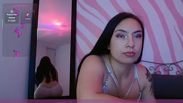 Snapshot of Scarlet_queen4 chatting on May 27, 2026, 1:08 pm Scarlet queen4 online show from May 27, 2026, 1:08 pm
