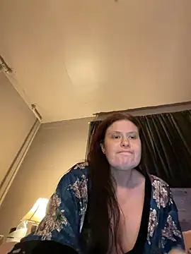 JulieetteLatte online show from May 15, 2026, 12:50 am