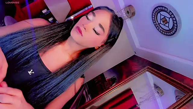 Paola Delfino online show from April 14, 2026, 11:38 am