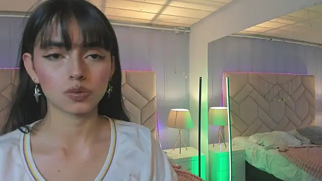 Snapshot of Eimy_Blaze chatting on July 7, 2026, 7:18 pm Eimy Blaze online show from July 7, 2026, 7:18 pm