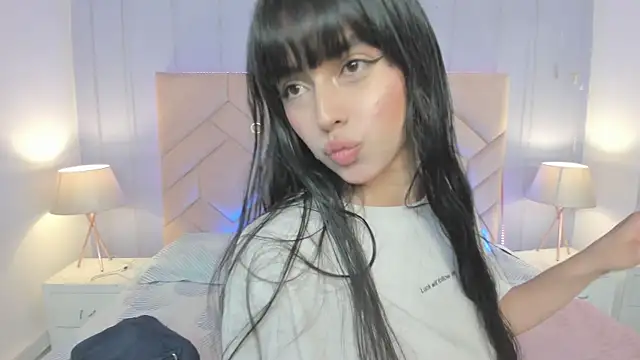 Snapshot of Eimy_Blaze chatting on July 14, 2026, 7:19 pm Eimy Blaze online show from July 14, 2026, 7:19 pm