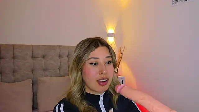 Amber Palmer online show from April 21, 2026, 1:42 am