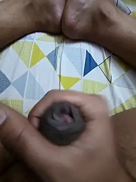 BisexualDaddy30 online show from April 3, 2026, 8:01 am