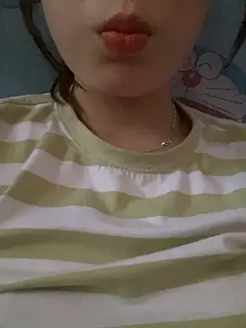 Snapshot of -Eidieea- chatting on April 6, 2026, 8:26 am -Eidieea- online show from April 6, 2026, 8:26 am
