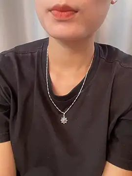 Snapshot of -Eidieea- chatting on June 3, 2026, 12:35 am -Eidieea- online show from June 3, 2026, 12:35 am