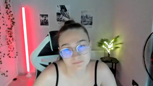 Snapshot of Mia_kristal chatting on July 14, 2026, 11:27 am Mia kristal online show from July 14, 2026, 11:27 am