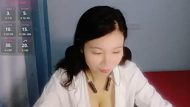 Snapshot of Lianzi-2026 chatting on May 7, 2026, 12:21 pm Lianzi-2026 online show from May 7, 2026, 12:21 pm