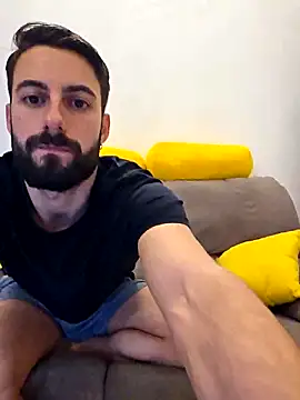 AmicisegretiITA online show from April 9, 2026, 7:19 pm