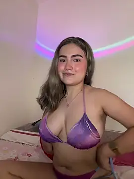 Snapshot of Mia_seduccion chatting on March 20, 2026, 7:08 pm Mia seduccion online show from March 20, 2026, 7:08 pm