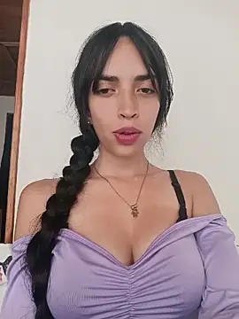 DolceLucie online show from April 2, 2026, 7:55 pm