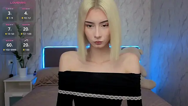 Snapshot of kittysocutie chatting on April 25, 2026, 12:02 am kittysocutie online show from April 25, 2026, 12:02 am
