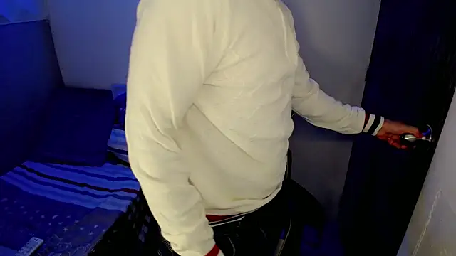 Mathias twinkk online show from March 21, 2026, 3:11 am