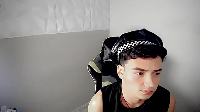 Mathias twinkk online show from April 15, 2026, 4:36 pm