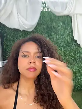 Snapshot of CurlyOopsieXXX chatting on July 1, 2026, 9:25 pm CurlyOopsieXXX online show from July 1, 2026, 9:25 pm