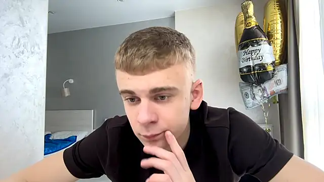 Snapshot of SoloFury chatting on May 17, 2026, 10:33 am SoloFury online show from May 17, 2026, 10:33 am