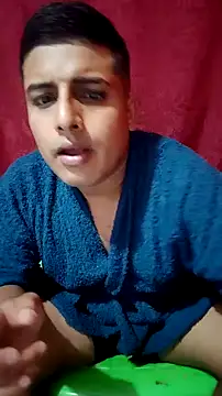 ZaGros0713 online show from March 27, 2026, 11:48 pm