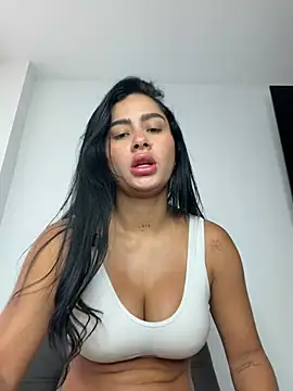 Snapshot of MoraFit_ chatting on May 7, 2026, 2:11 pm MoraFit online show from May 7, 2026, 2:11 pm