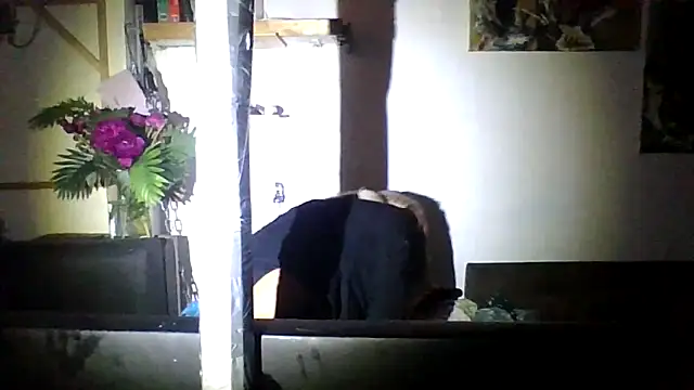 Snapshot of Anna-Cash chatting on May 9, 2026, 11:43 pm Anna-Cash online show from May 9, 2026, 11:43 pm