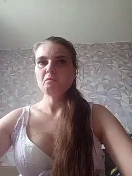 Snapshot of -MilfAnn- chatting on May 12, 2026, 8:44 am -MilfAnn- online show from May 12, 2026, 8:44 am