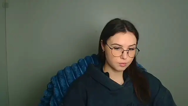 Nika nik a online show from March 21, 2026, 6:18 am