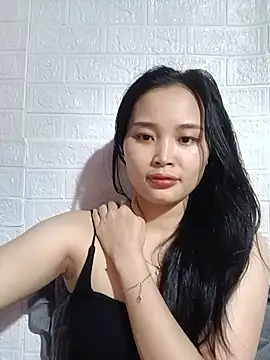 Akile80 online show from May 15, 2026, 2:46 pm
