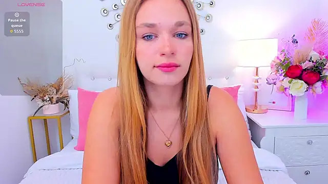Snapshot of YangLola chatting on June 10, 2026, 5:18 am YangLola online show from June 10, 2026, 5:18 am