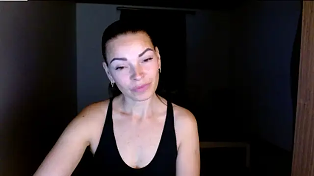 Snapshot of Ivorymuse_ chatting on May 20, 2026, 7:31 pm Ivorymuse online show from May 20, 2026, 7:31 pm