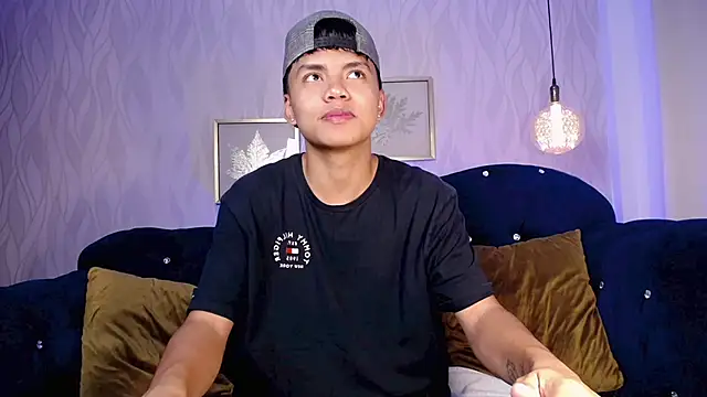 Snapshot of thiagosterling chatting on May 6, 2026, 10:26 pm thiagosterling online show from May 6, 2026, 10:26 pm