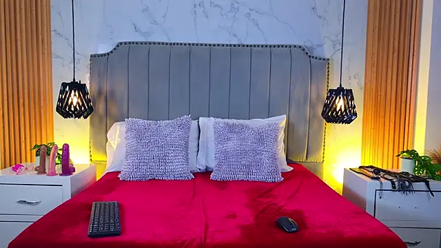 Kitty Lugo online show from April 14, 2026, 1:39 pm