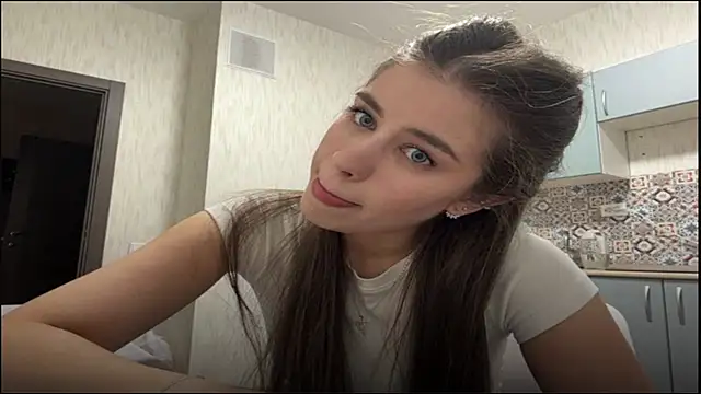LypsiXo online show from March 26, 2026, 4:12 pm