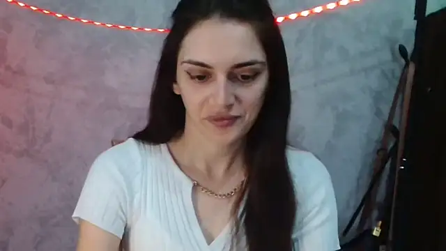 Snapshot of RoxiCherry chatting on May 14, 2026, 6:31 am RoxiCherry online show from May 14, 2026, 6:31 am