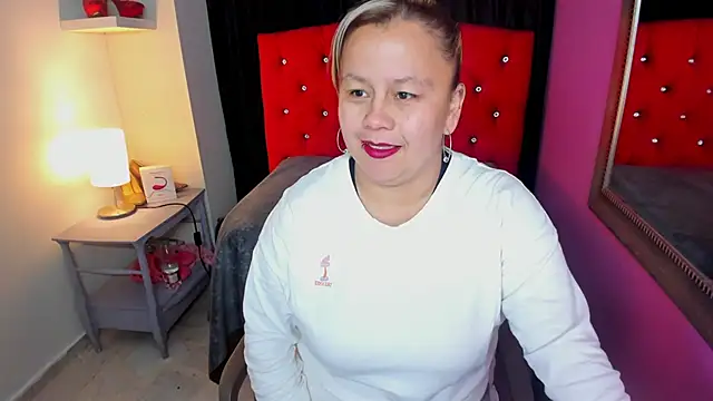ScarletBigTitties online show from May 9, 2026, 12:10 pm