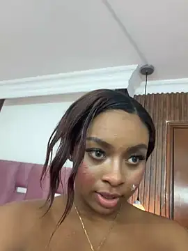 Kloe rousse01 online show from April 28, 2026, 2:27 am