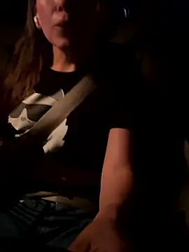 dannielitta online show from March 19, 2026, 3:10 am