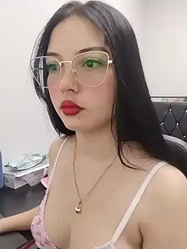 Snapshot of veleria_allurin chatting on June 23, 2026, 2:04 pm veleria allurin online show from June 23, 2026, 2:04 pm