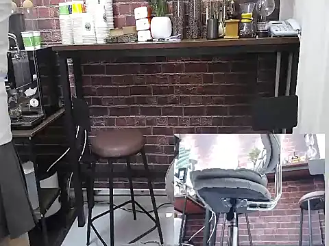 Latte-01 online show from April 12, 2026, 3:11 am