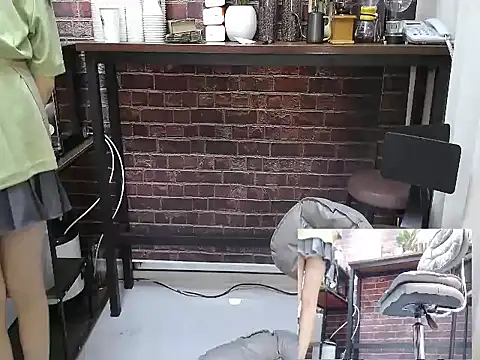 Latte-01 online show from April 12, 2026, 3:17 pm