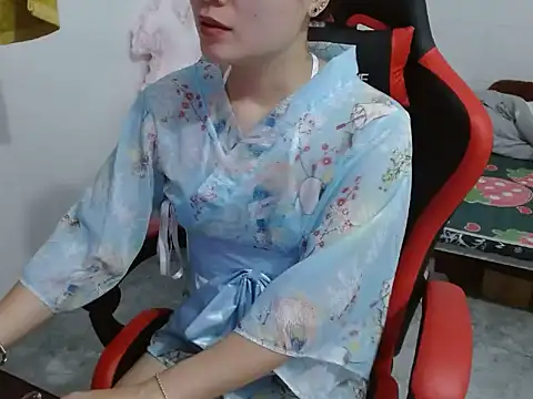 Snapshot of Olivia_cute68 chatting on April 12, 2026, 4:23 pm Olivia cute68 online show from April 12, 2026, 4:23 pm