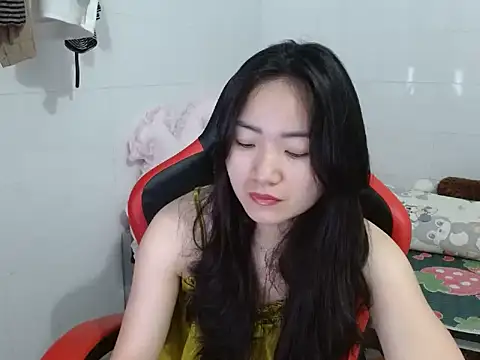 Snapshot of Olivia_cute68 chatting on April 19, 2026, 8:13 am Olivia cute68 online show from April 19, 2026, 8:13 am