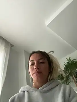 Sexyandtiny online show from March 20, 2026, 7:24 am