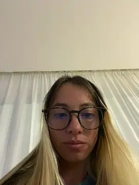 Sexyandtiny online show from March 28, 2026, 11:04 pm