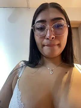 Snapshot of ami_santos chatting on March 27, 2026, 2:50 pm ami santos online show from March 27, 2026, 2:50 pm