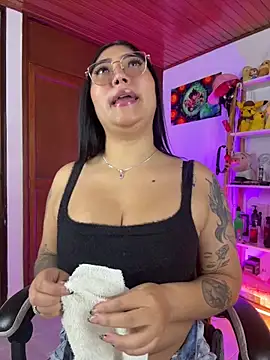 Snapshot of ami_santos chatting on May 8, 2026, 12:32 pm ami santos online show from May 8, 2026, 12:32 pm