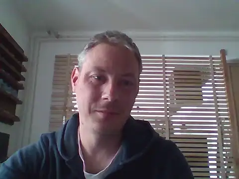 Userandmmm online show from April 13, 2026, 7:03 am