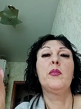 HelgaDennis online show from April 27, 2026, 4:10 am