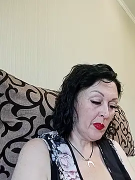 Snapshot of HelgaDennis chatting on June 27, 2026, 12:22 pm HelgaDennis online show from June 27, 2026, 12:22 pm