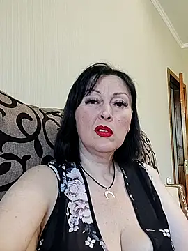 Snapshot of HelgaDennis chatting on July 7, 2026, 7:34 am HelgaDennis online show from July 7, 2026, 7:34 am